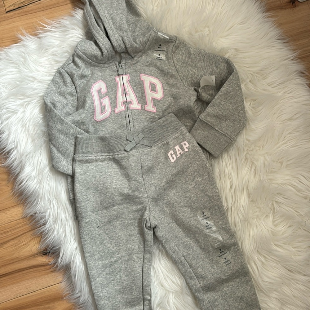 GAP sweatsuit set NWT